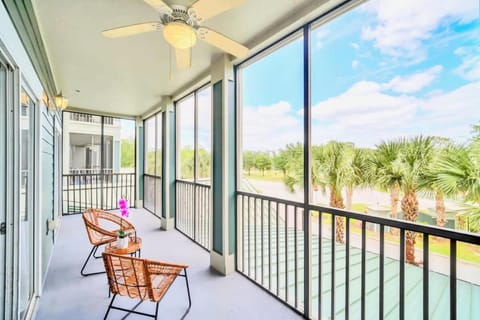 Bright 3BR Condo With Pool and Hot Tub, Close to Disney! House in Four Corners