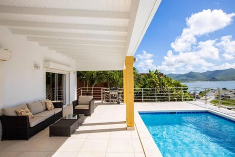 Charming 3-Bed Villa in Maho Villa in Sint Maarten