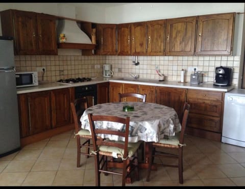 Kitchen or kitchenette, Dining area, dishwasher, oven, stove, toaster