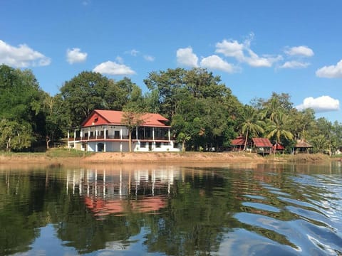 Property building, Day, Natural landscape, Lake view