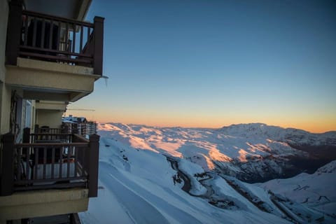 HOM I Edificio Valle Blanco Valle Nevado 2D2B SKI IN&OUT Apartment in San Jose de Maipo