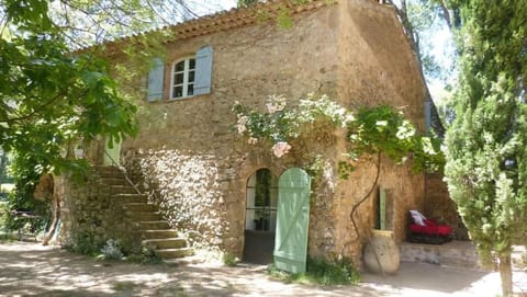 La Bastide du Capelier - Chambre(s) d'hôtes Bed and Breakfast in Salernes