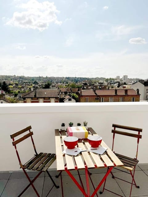 Balcony/Terrace, City view