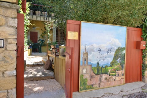 La BARBELLA Apartment in Lourmarin