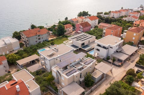 Property building, People, Bird's eye view