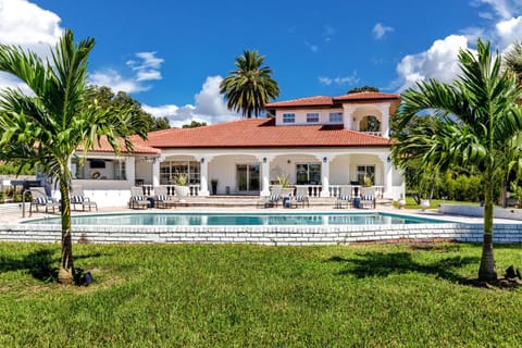 #6 Waterfront Tropical Oasis with its own Private Beach House in Largo