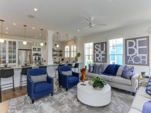 Indigo Retreat - Bring the whole family! Fully renovated, Seawatch community Stunner! home Maison in Kure Beach