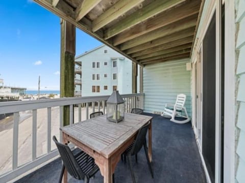 Island North 14C - 2nd row stunner! Relax in comfort after your days in the sun condo Condo in Carolina Beach
