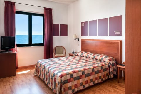 Bed, Photo of the whole room, Bedroom, Sea view