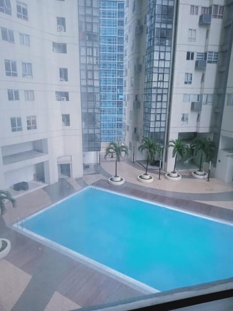 2 Bedrooms Units Forbes Area 5th Avenue BGC Center Eigentumswohnung in Makati