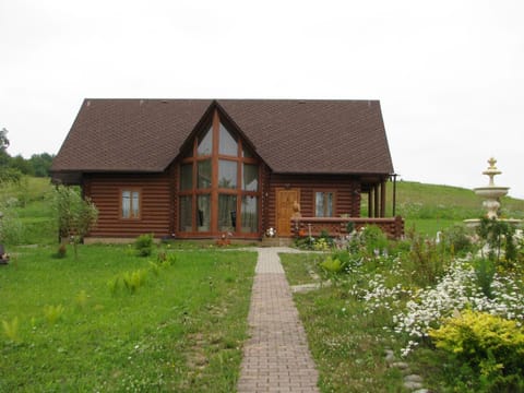 Facade/entrance, View (from property/room)