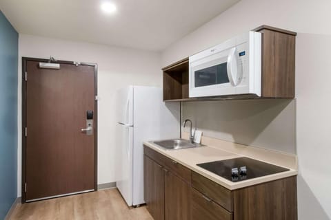 Kitchen or kitchenette, Bedroom