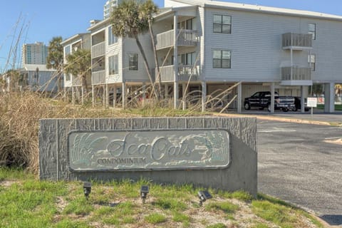 Sea Oats E106 Apartment in West Beach