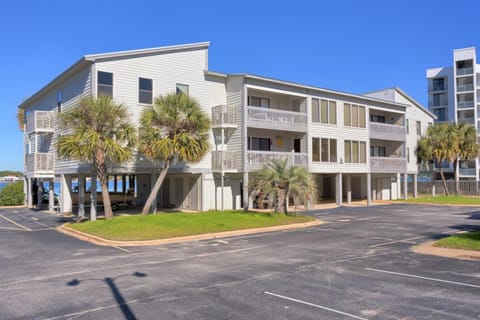 Sea Oats E106 Apartment in West Beach