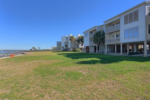 Sea Oats E106 Apartment in West Beach