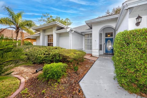 #3 Large 4 Bedroom 3 Bathroom Vacation House With Heated Swimming Pool Maison in Palm Harbor