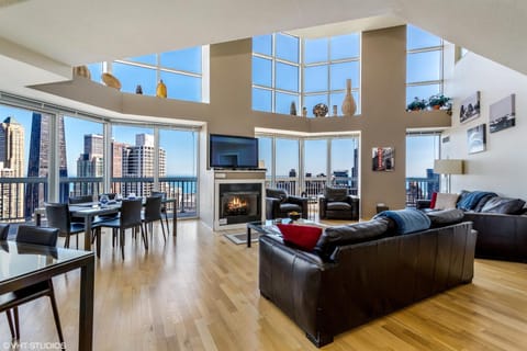 Living room, Lake view