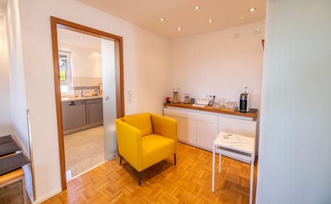 Kitchen or kitchenette, Living room, Seating area