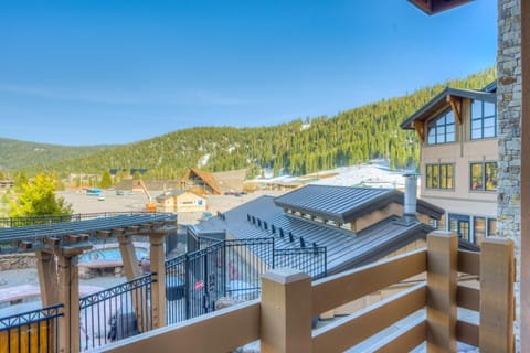 Snow Star Sanctuary House in Palisades Tahoe (Olympic Valley)