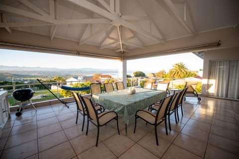 Patio, Mountain view