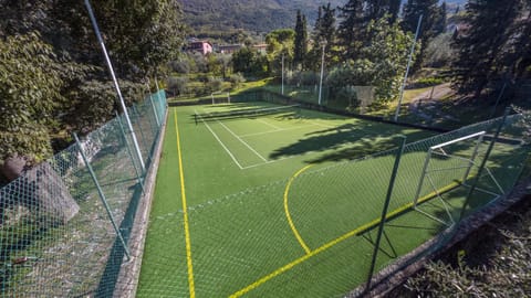 Tennis court, Entertainment