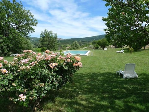 Le Lavoir House in Lacoste