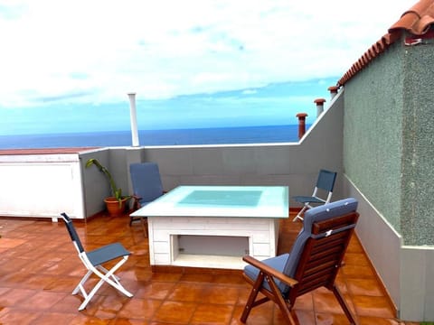 Balcony/Terrace, Seating area, Dining area, Sea view