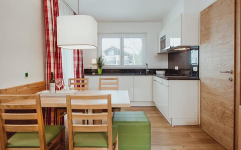 Kitchen or kitchenette, Dining area, kitchen