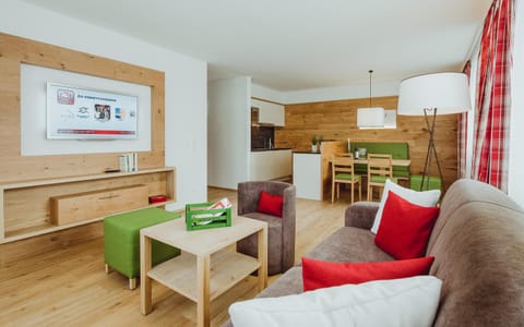 TV and multimedia, Kitchen or kitchenette, Living room, Seating area, Dining area