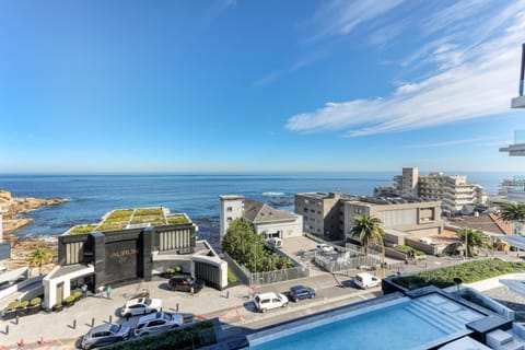 Pool view, Sea view