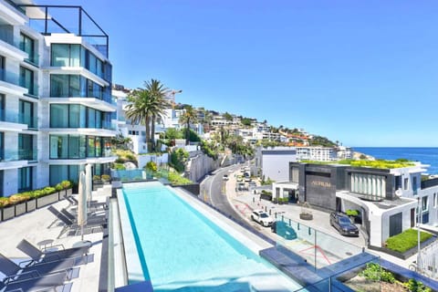 Neighbourhood, Balcony/Terrace, Street view, Swimming pool