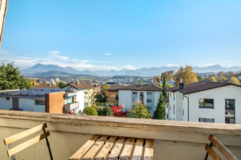 Balcony/Terrace, Mountain view