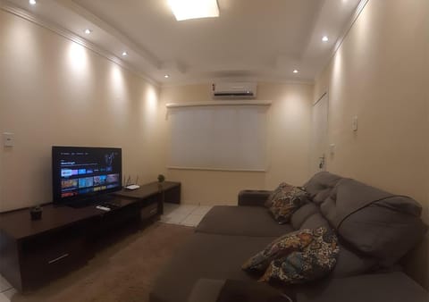 Communal lounge/ TV room, TV and multimedia, Living room, air conditioner