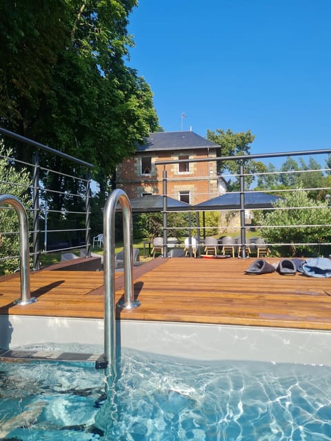 La Fuye du Chateau de Jallanges pour 17 personnes House in Centre-Val de Loire