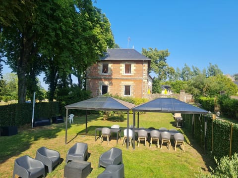 La Fuye du Chateau de Jallanges pour 17 personnes House in Centre-Val de Loire