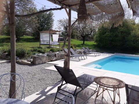 Patio, Communal kitchen, Pool view, sunbed