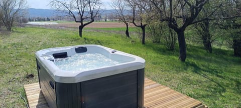 Hot Tub, Garden view