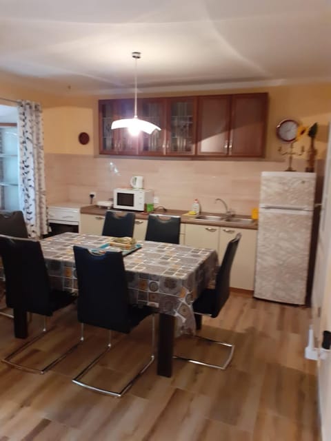 Apartment Villa Venezia Condo in Kotor Municipality