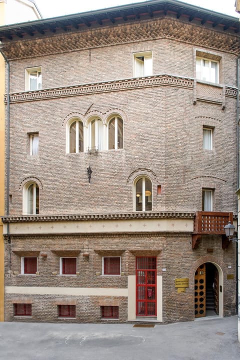 Property building, Facade/entrance