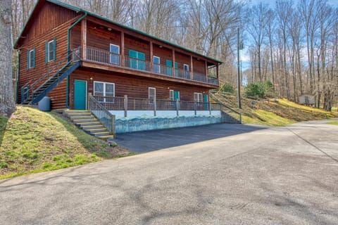 Campground Apts Apartment in Lake Junaluska