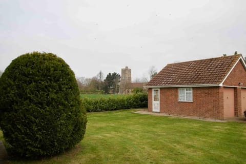 Spacious 5 bed in the countryside, close to Frinton-On-Sea House in Tendring District