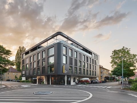 Property building, Street view