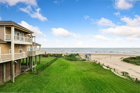Barefoot Steps To The Beach home Maison in Bolivar Peninsula
