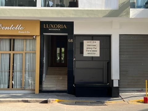 Luxoria by SHORTSTAYCASA- New & Chic in the heart of town Condominio in Casablanca