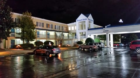 Days Inn by Wyndham Chattanooga/Hamilton Place Motel in Chattanooga