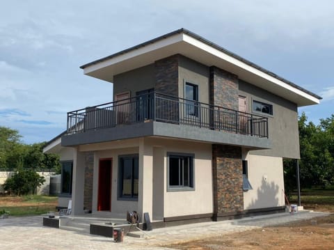 Property building, Facade/entrance, Balcony/Terrace