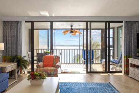 Gorgeous Renovated Residence in Upscale Sanibel Harbour Tower Apartamento in Punta Rassa