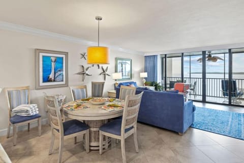 Gorgeous Renovated Residence in Upscale Sanibel Harbour Tower Condo in Punta Rassa