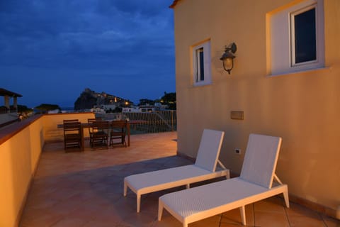 Patio, Balcony/Terrace