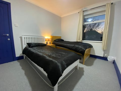 Harewood Lodge - Single and Double Rooms Self Serve Apartment Lodge nature in Kings Lynn